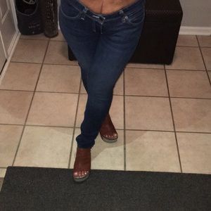 Levi Bold Curve Low Rise Skinny